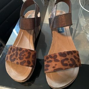 Natural Reflection shoes never been worn.